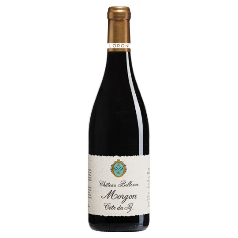 Bouteille de Morgon Côte du Py 2022 du Château Bellevue, vin rouge du Beaujolais sur fond blanc Bouteille de Morgon Côte du Py 2022 du Château Bellevue, vin rouge du Beaujolais sur fond blanc